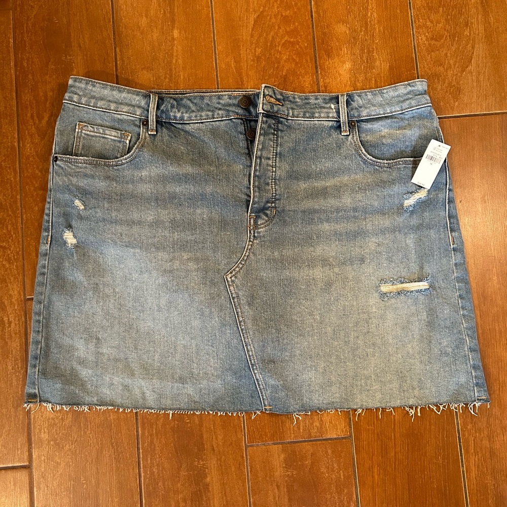 Old Navy size 18 jean skirt- new, with tags!